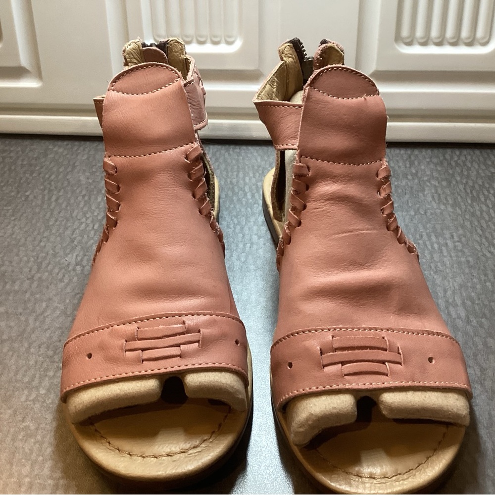 Leather sandals